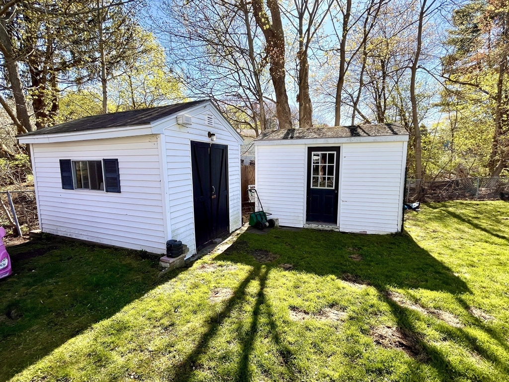 4 Richardson Rd