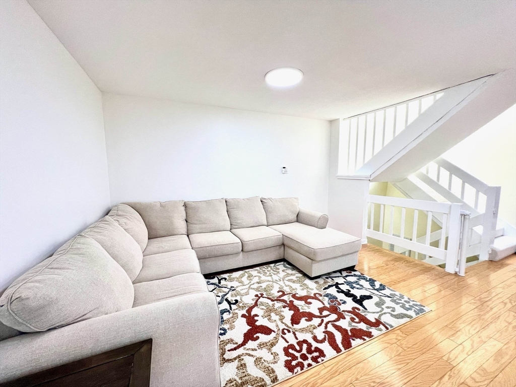 194 Captain Eames Cir 194