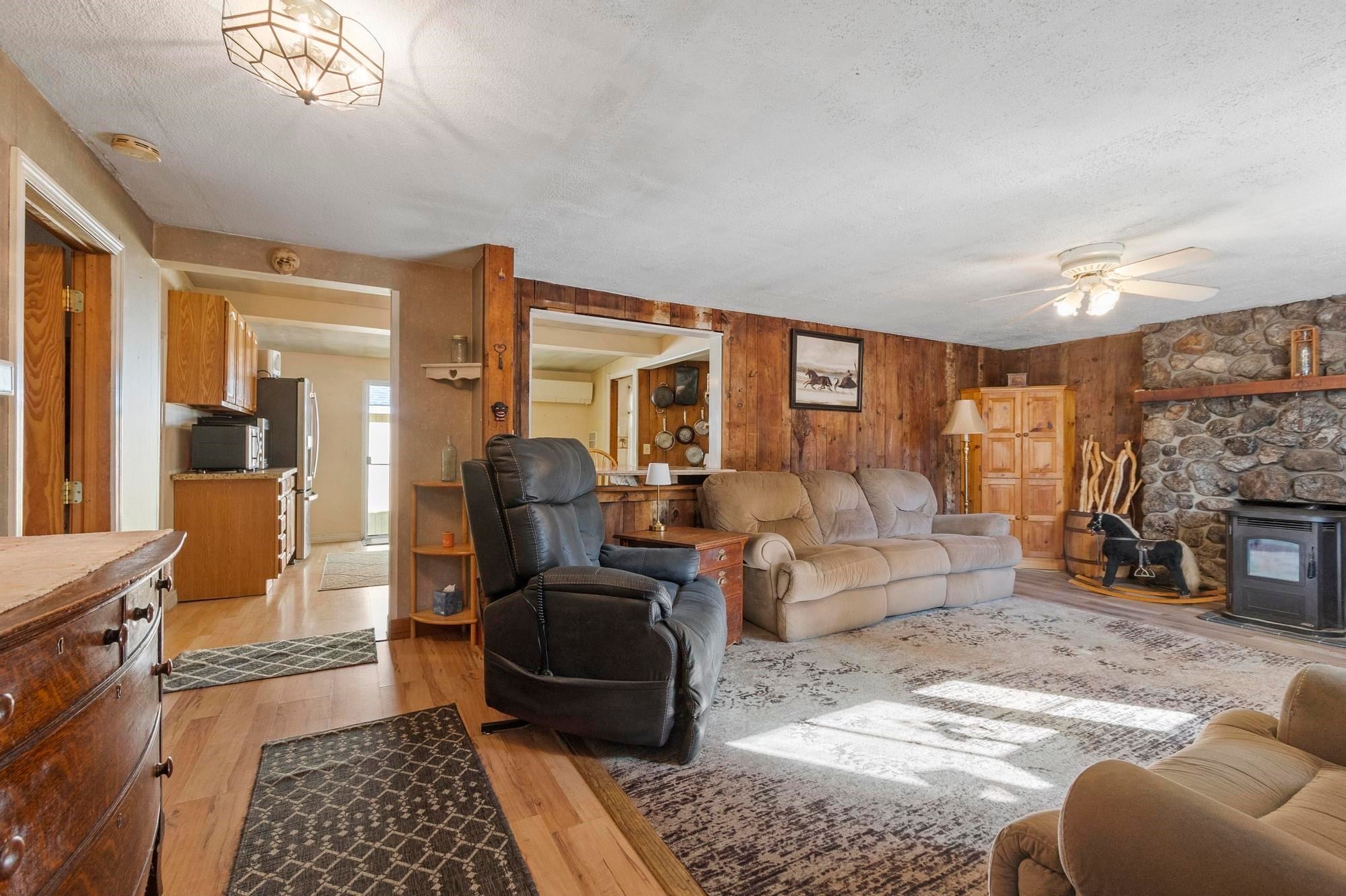 875 Flat Hill Rd, Lunenburg, MA Photo #28