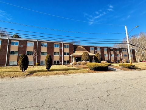 Photo of 15 Willis St #4, Framingham, MA 01702 (MLS # 73511053)
