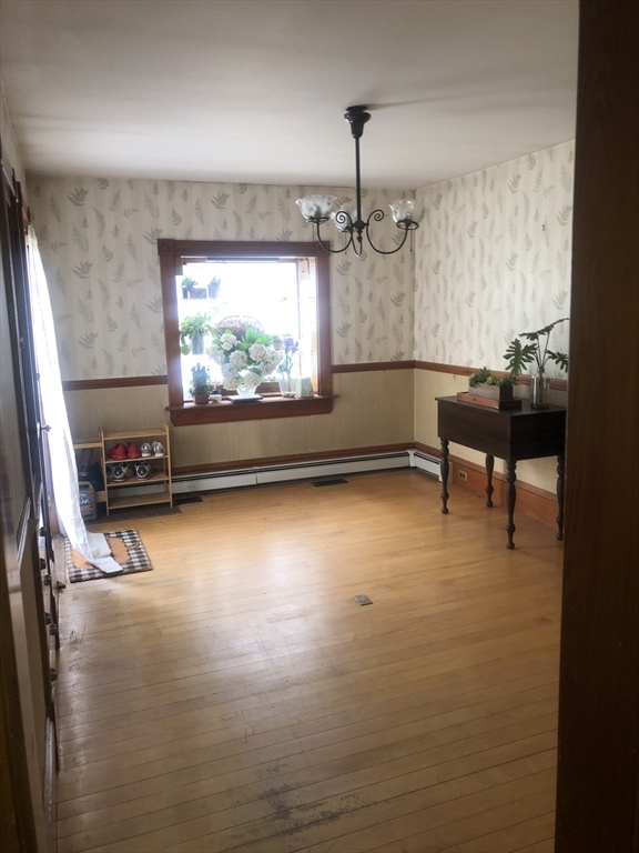 61 Maple Ave