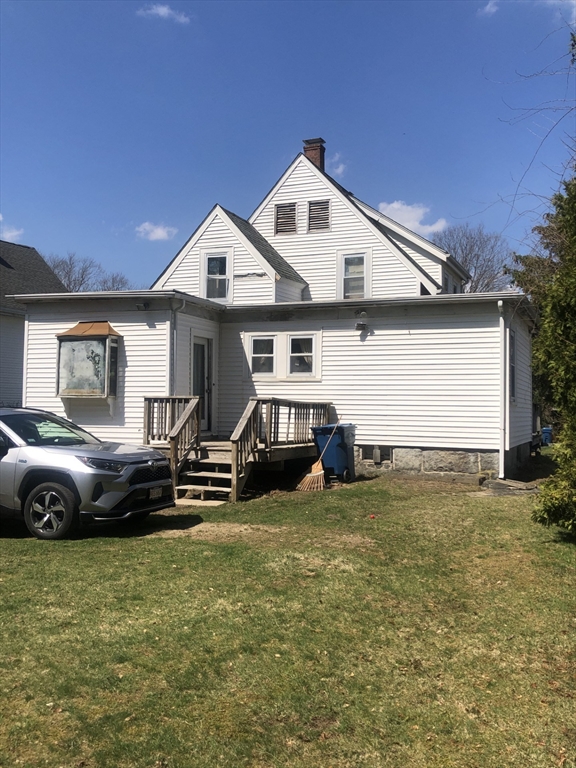 61 Maple Ave