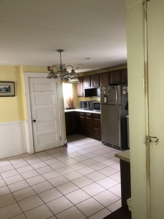 61 Maple Ave