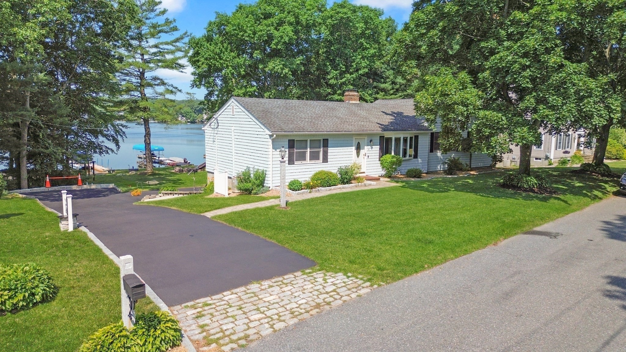 34 Macarthur Dr