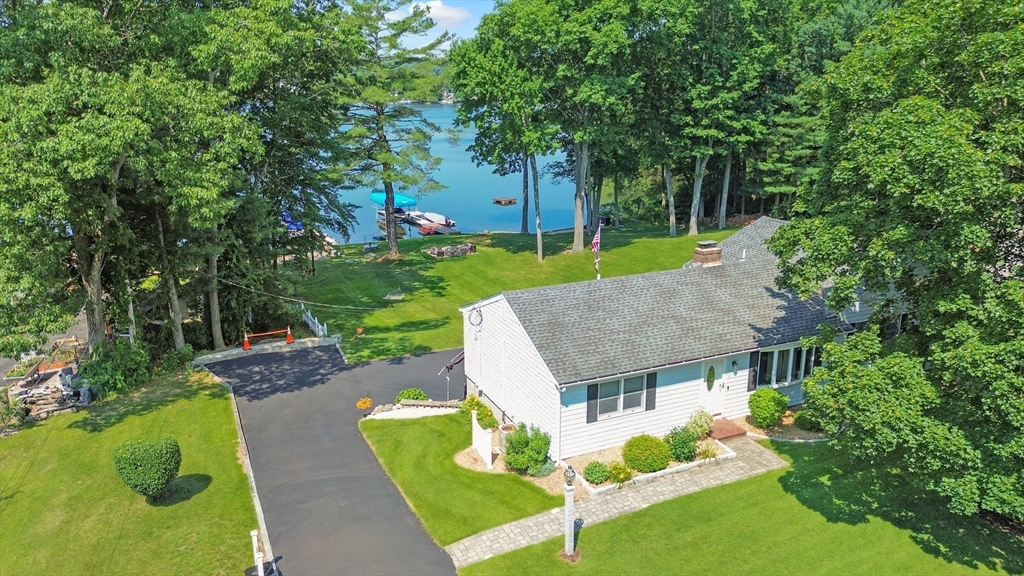 34 Macarthur Dr