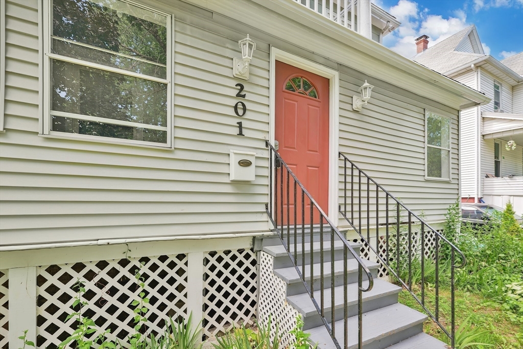 201 Locust St