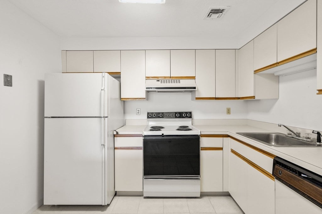 50 Watertown Street #402, Watertown, MA, 50 Watertown Street #402, Watertown, MA Photo #8