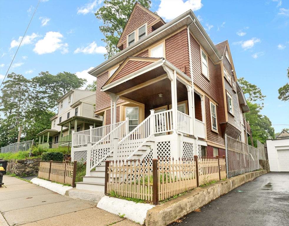 22-22A Montrose St