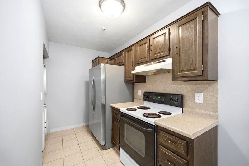 123 Elm St C9