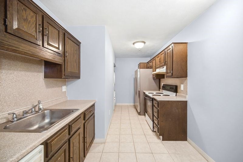 123 Elm St C9