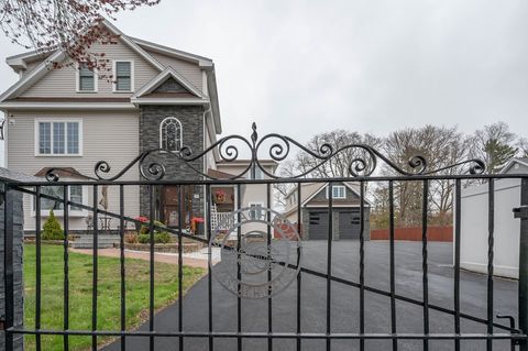 49 Beach Rd Salisbury MA 01952