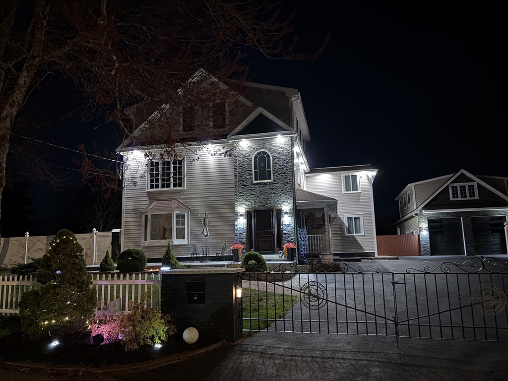 49 Beach Rd