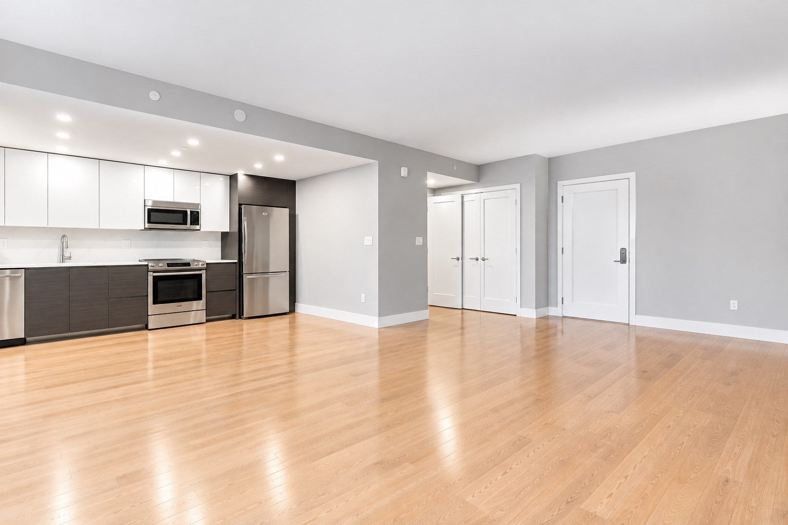 932 Broadway 208