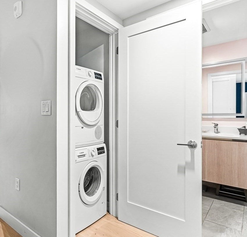 932 Broadway 208