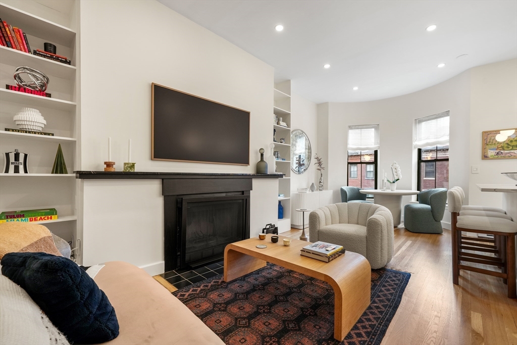 236 W Canton St 4