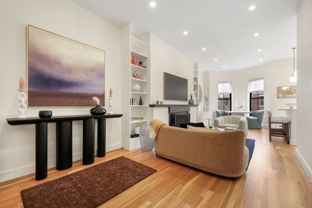 236 W Canton St 4