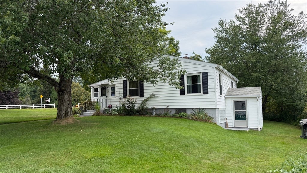 142 W Main St, Spencer, MA, 142 W Main St, Spencer, MA Photo #3