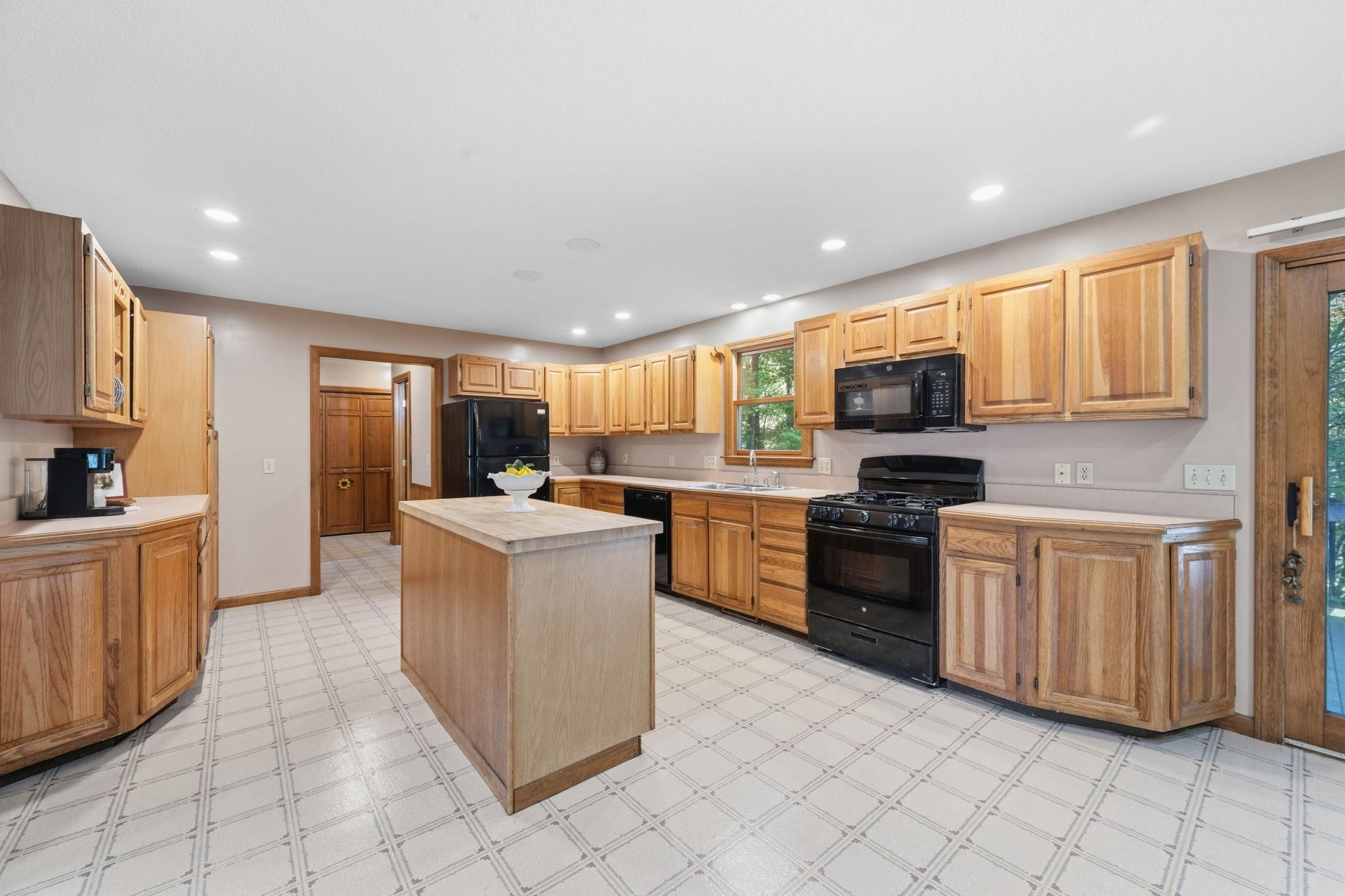 22 Grassy Meadow Rd, Wilbraham, MA, 22 Grassy Meadow Rd, Wilbraham, MA Photo #13