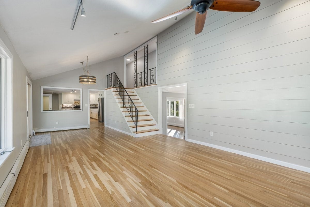 24 Silvermine Road