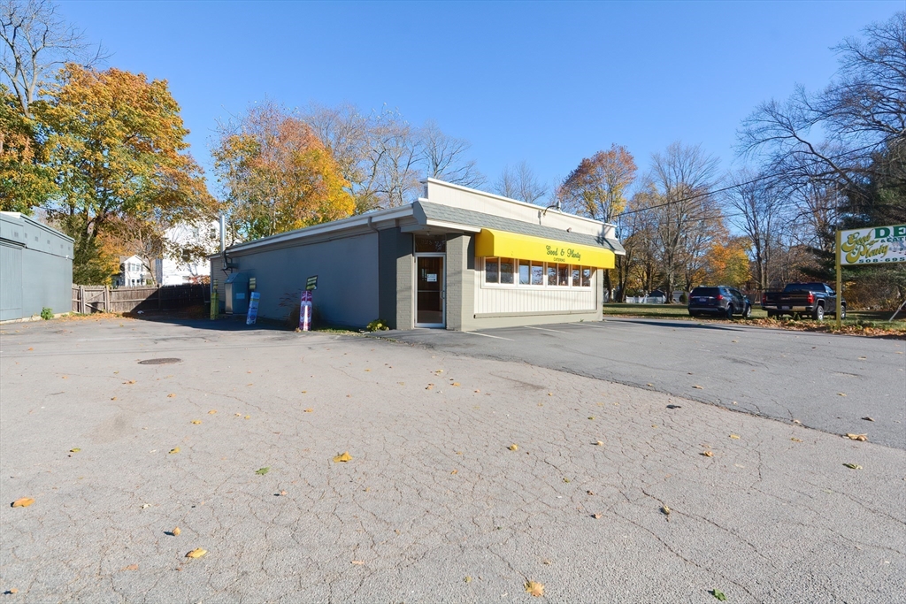 687 E Washington