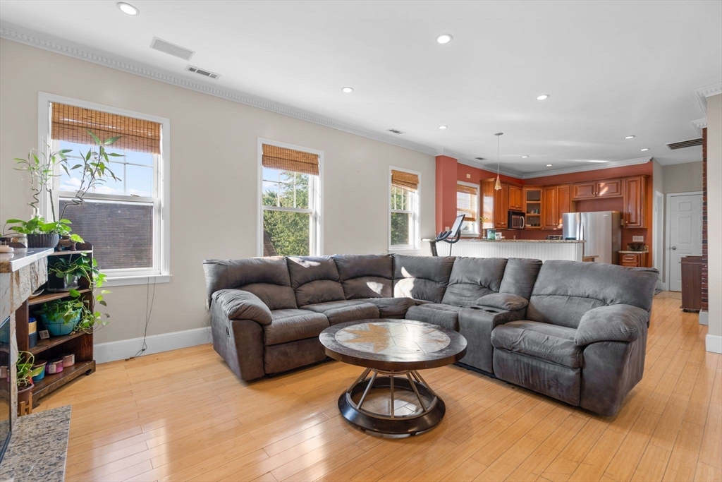 41 Standish St 3