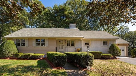 39 Walsh Ave Stoneham MA 02180