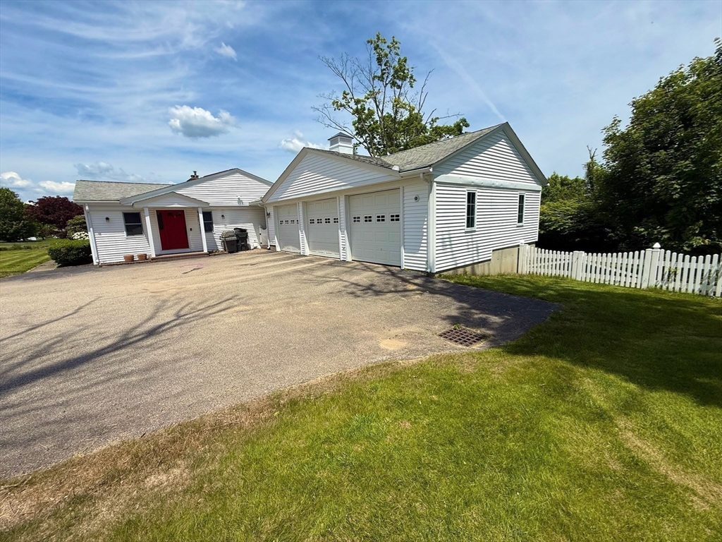 74 Fiske Hill Rd