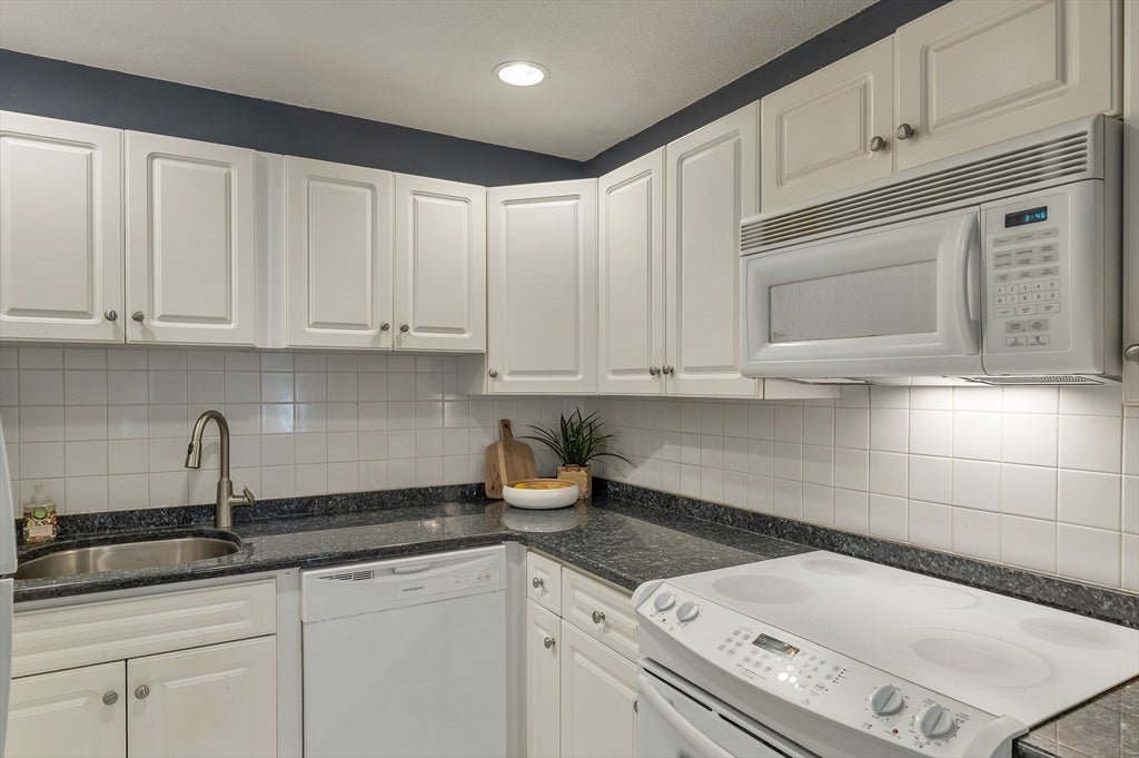 45 Macy Street #207B, Amesbury, MA, 45 Macy Street #207B, Amesbury, MA Photo #13
