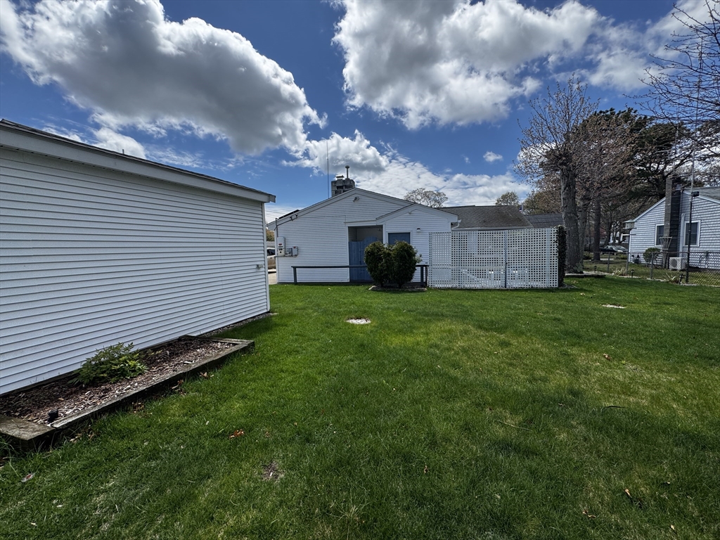12 Winthrop Dr