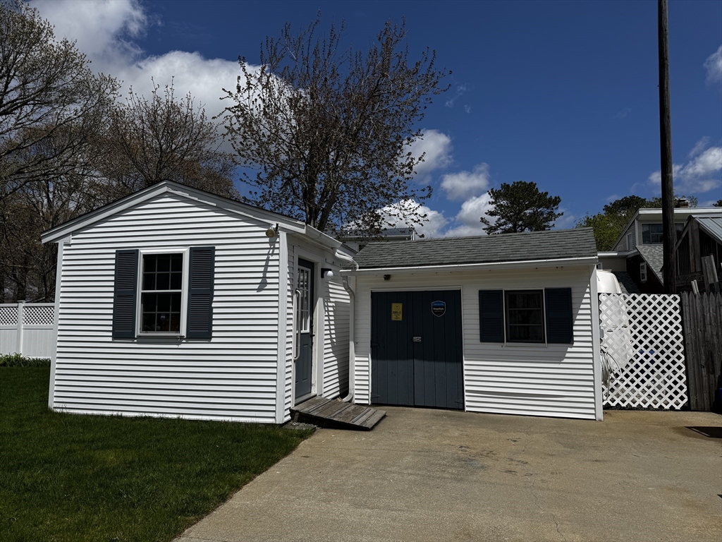12 Winthrop Dr