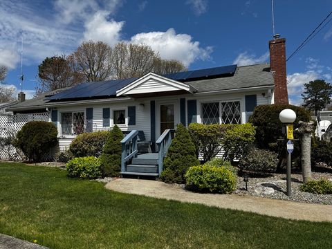 12 Winthrop Dr Falmouth MA 02536