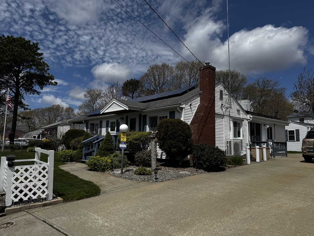 12 Winthrop Dr