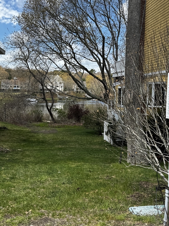 12 Winthrop Dr
