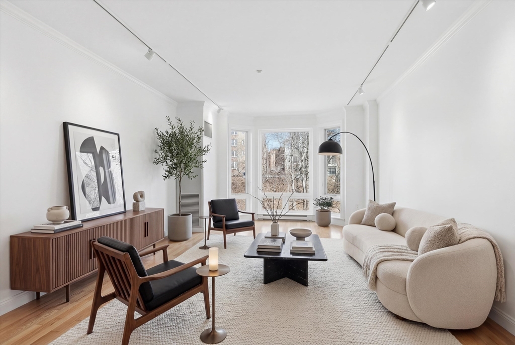 2-14 Saint Paul St 403