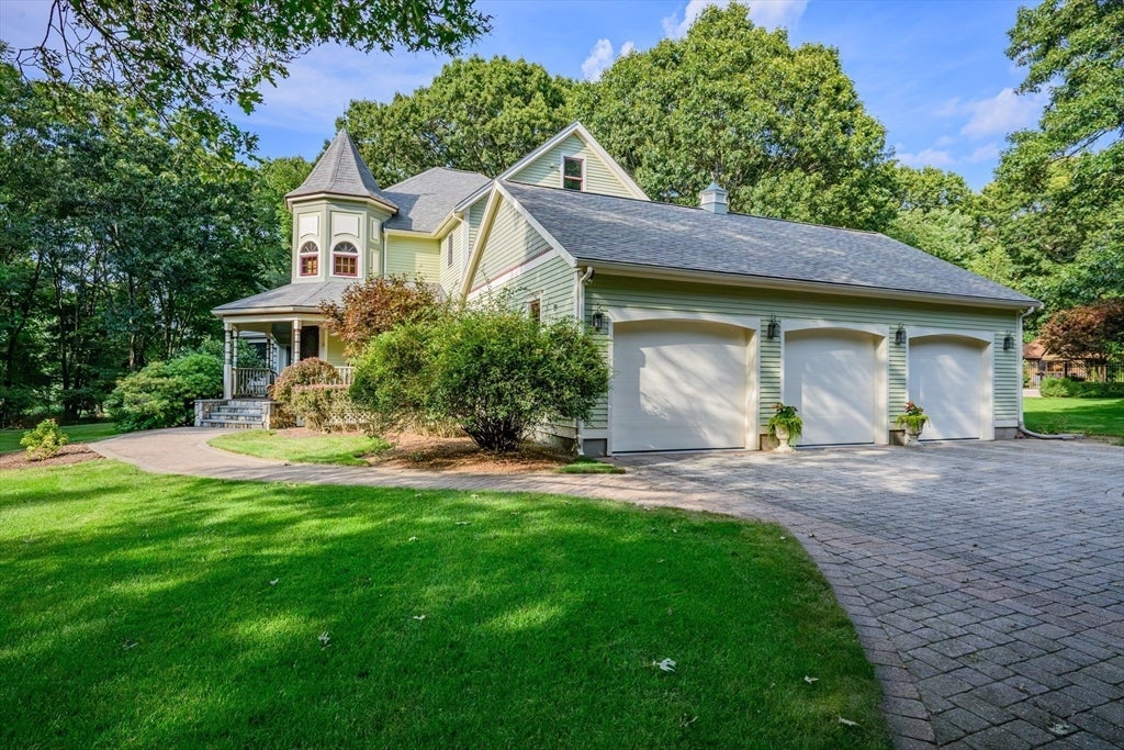 5 Captain Harris Dr