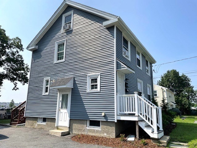 15 Aaron St