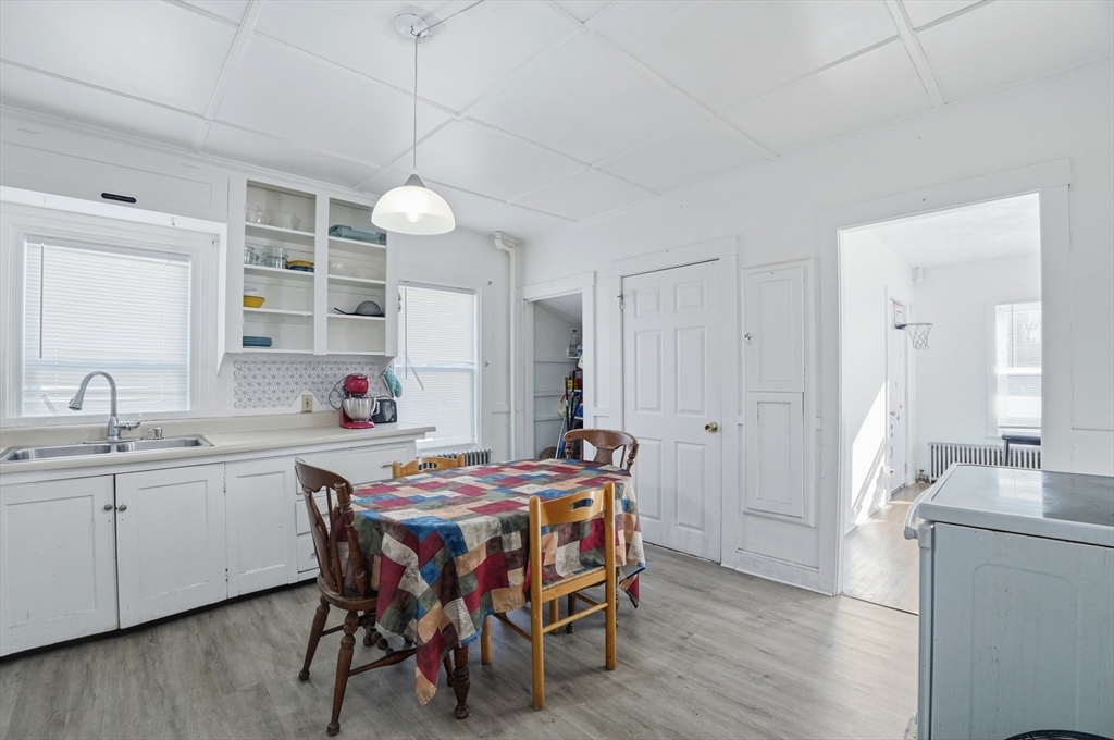 173-175 S Washington St