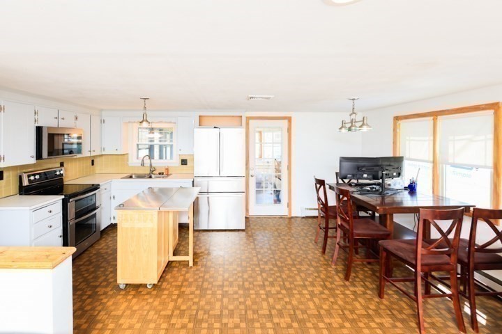 16 Willow Rd