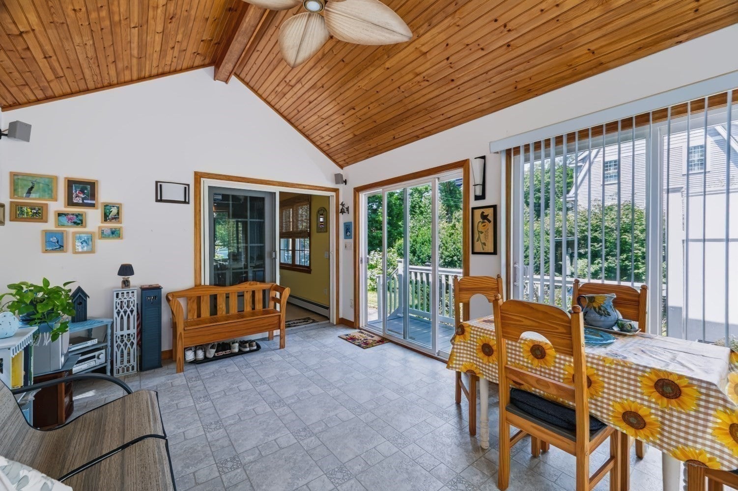 19 Middle Rd