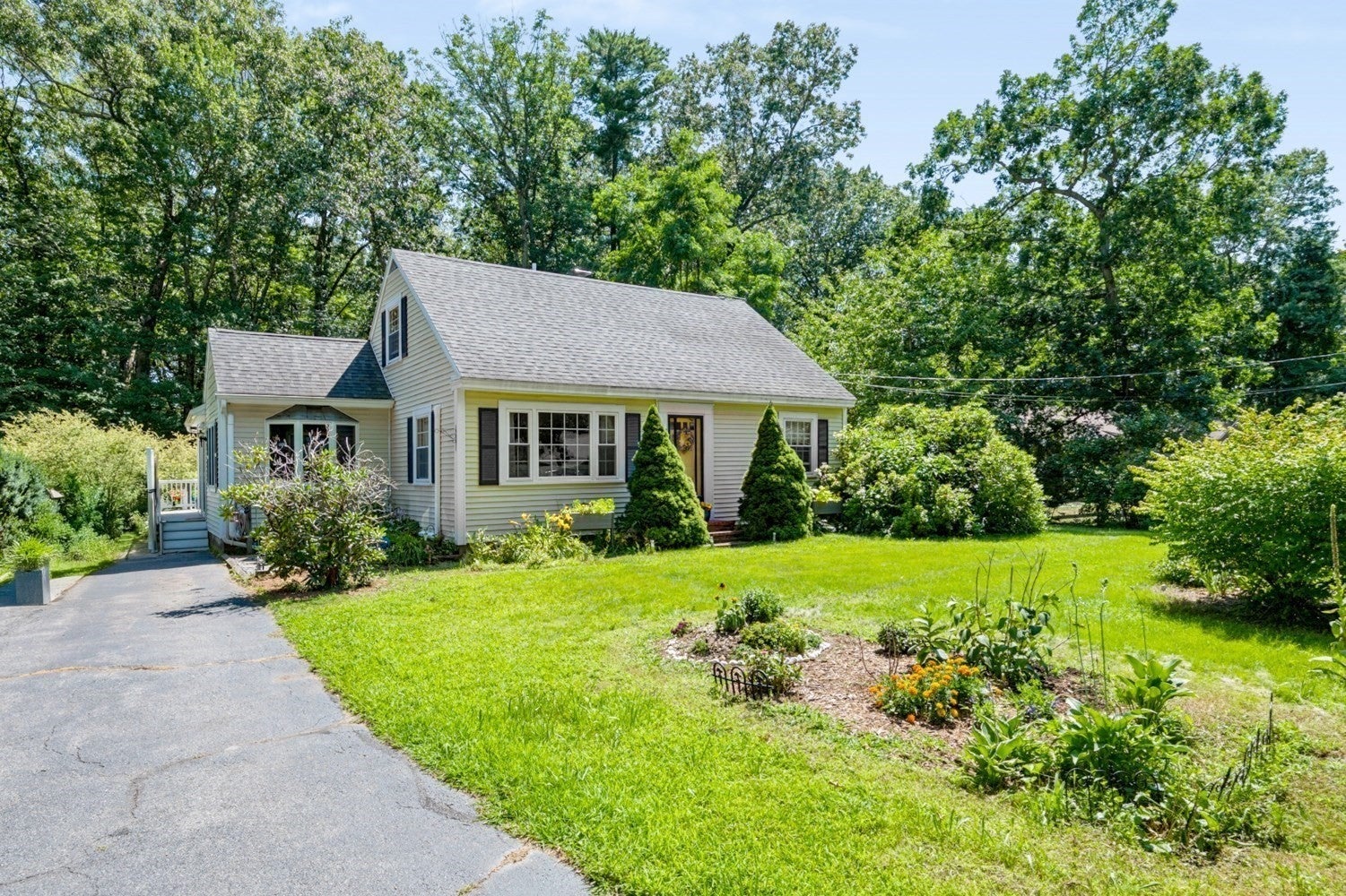 19 Middle Rd