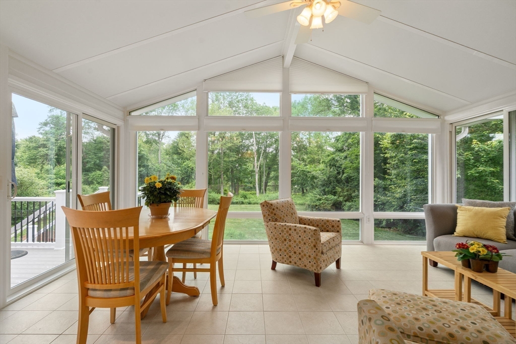 18 Juniper Ln