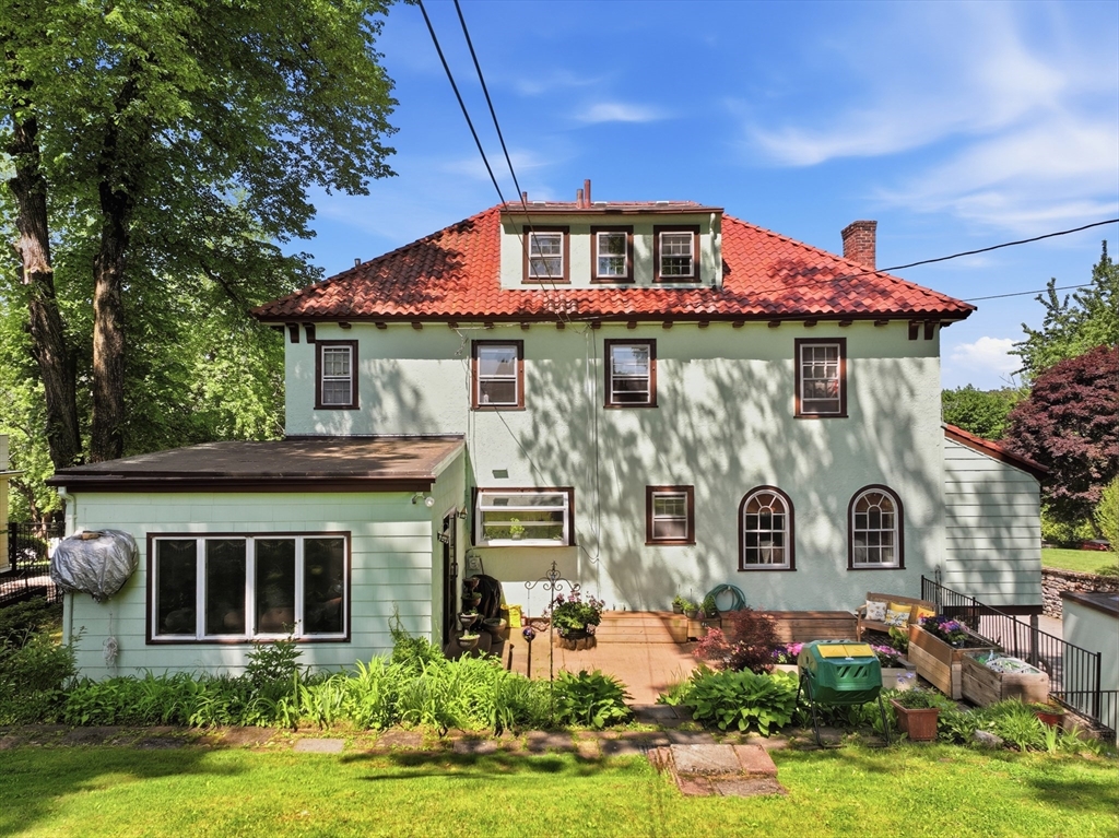 32 Terrace Dr