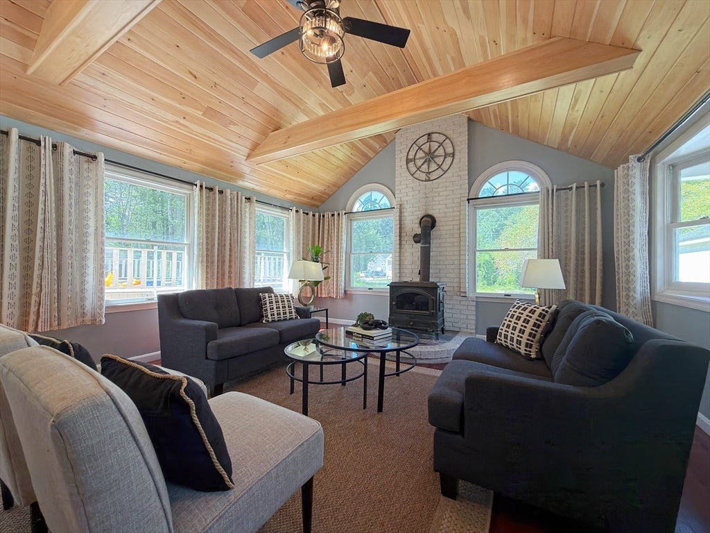 476 Pelham Rd, Dracut, MA, 476 Pelham Rd, Dracut, MA Photo #1