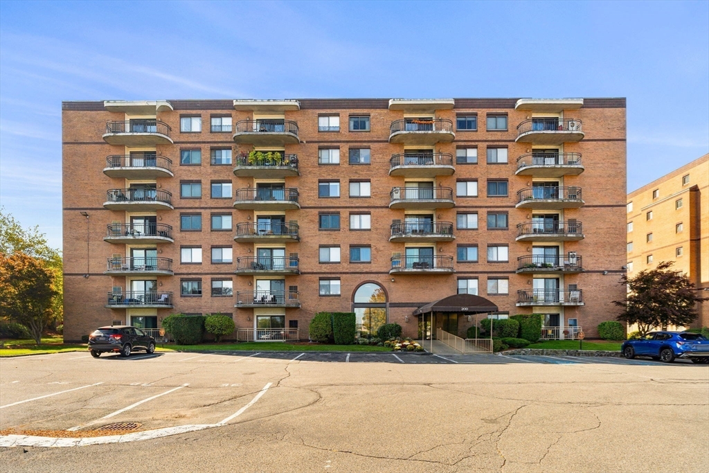 200 Locust Street 504