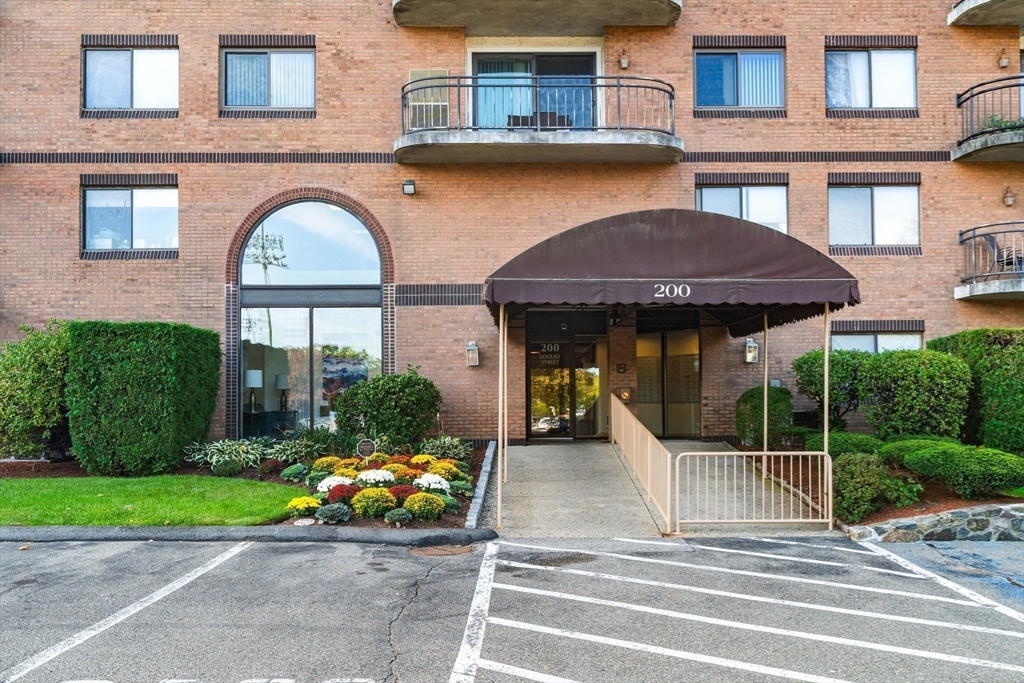 200 Locust Street 504