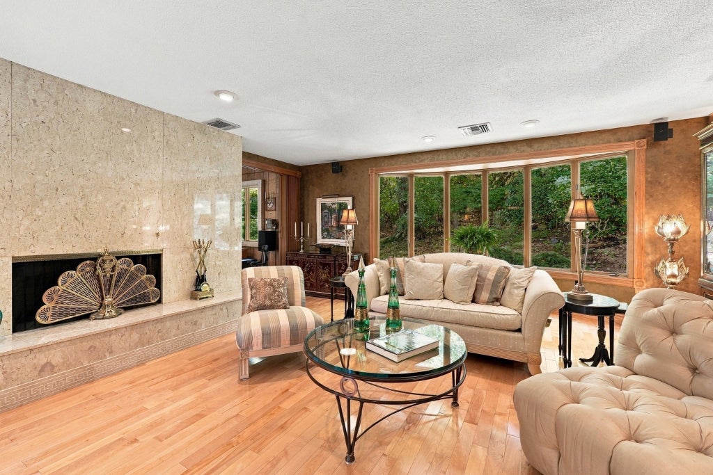 Photo of 31 Hancock Hill Dr, Worcester, MA 01609 (MLS # 73594789)