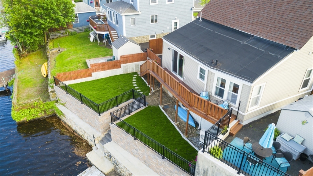 121 Lynnfield St 1
