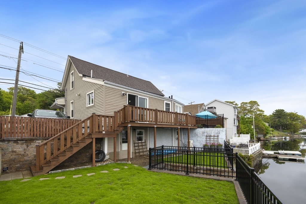 121 Lynnfield St 1