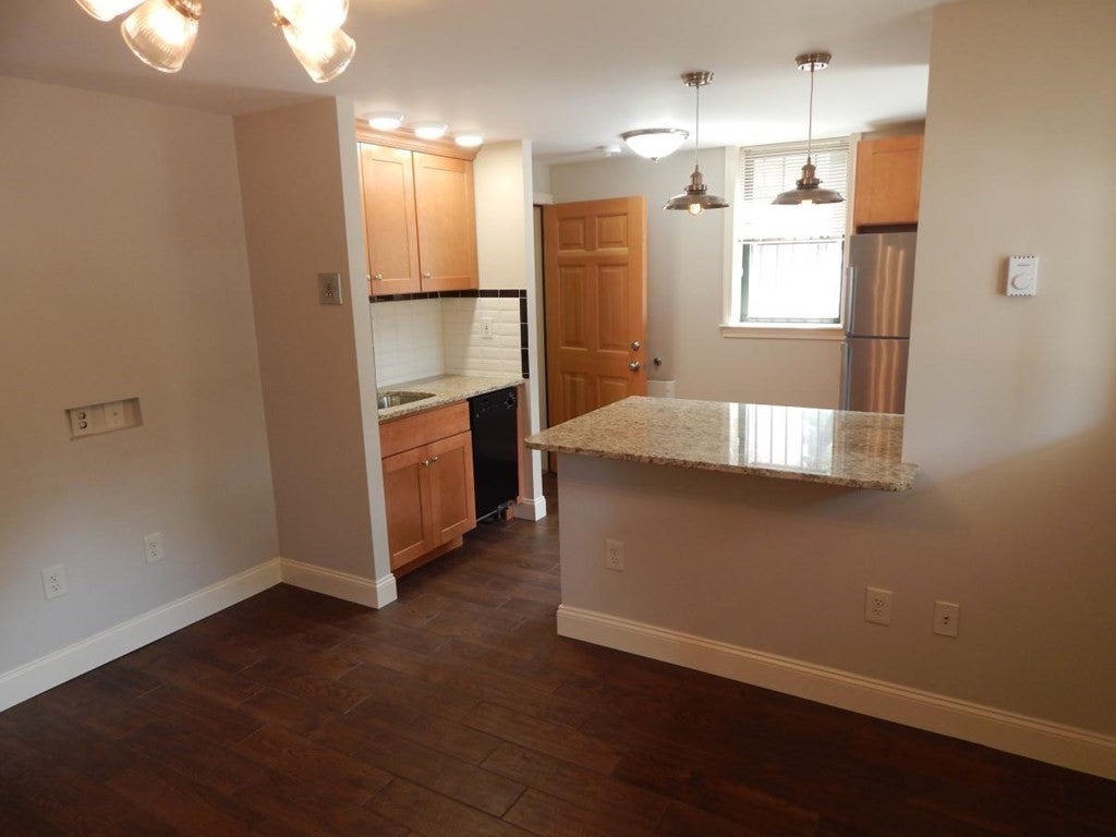 Click for 31 Decatur ST #B, Cambridge, MA slideshow Click for 31 Decatur ST #B, Cambridge, MA slideshow