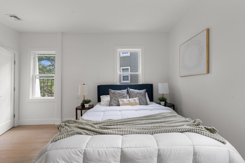 Cambridge, Massachusetts 02139, United States, 2 Bedrooms Bedrooms, ,1 BathroomBathrooms,Residential,Active,44741